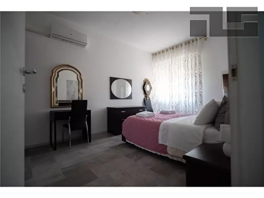 Immagine 7 di Appartamento in vendita  a Firenze