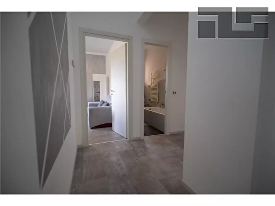 Immagine 10 di Appartamento in vendita  a Firenze