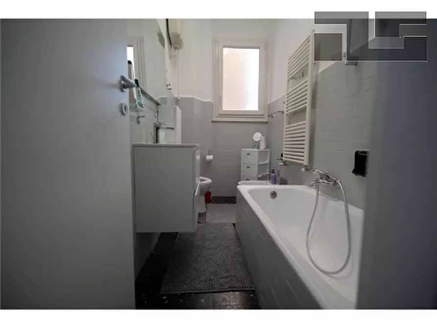 Immagine 14 di Appartamento in vendita  a Firenze