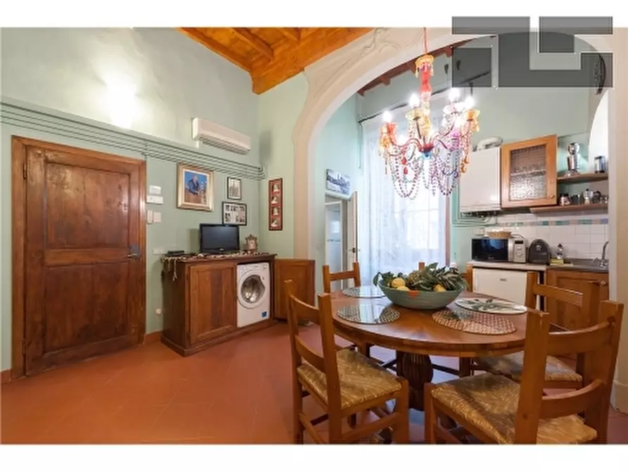 Immagine 1 di Appartamento in vendita  a Firenze