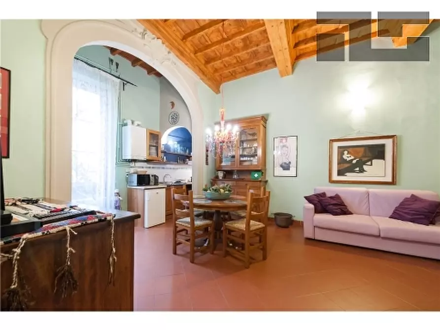 Immagine 2 di Appartamento in vendita  a Firenze