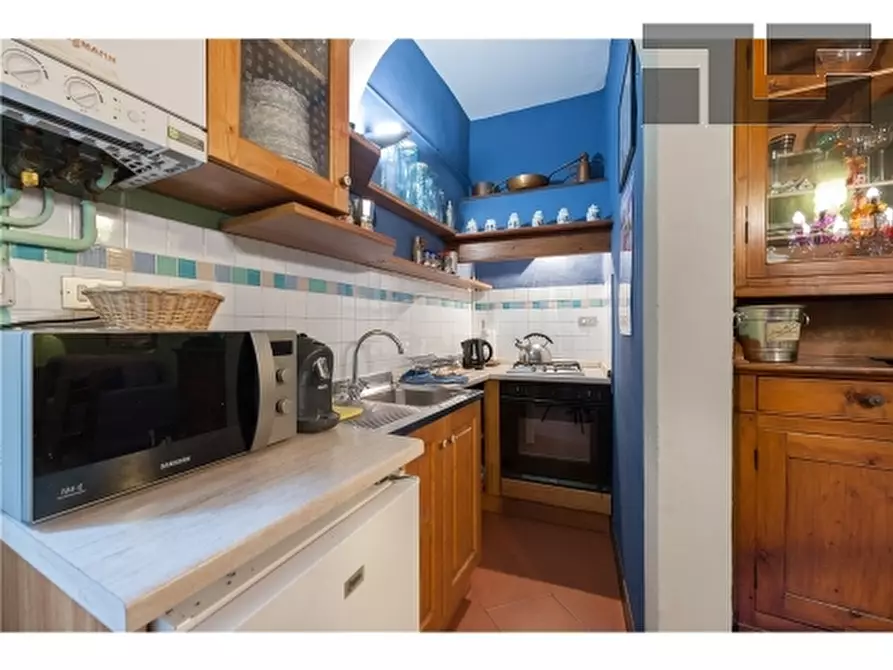 Immagine 5 di Appartamento in vendita  a Firenze