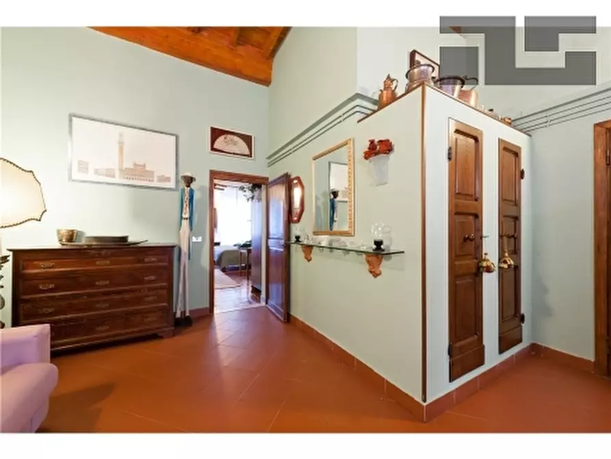 Immagine 8 di Appartamento in vendita  a Firenze