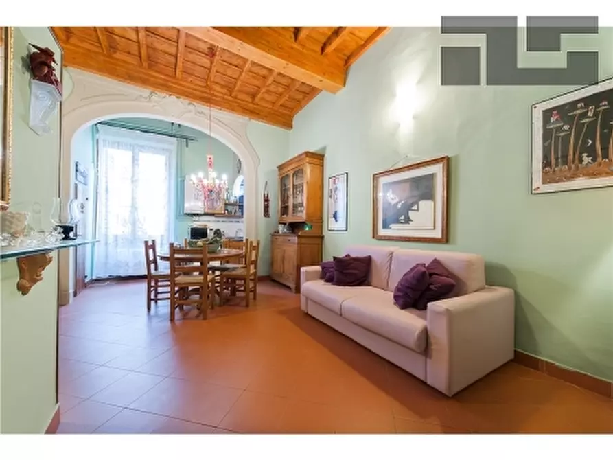 Immagine 12 di Appartamento in vendita  a Firenze