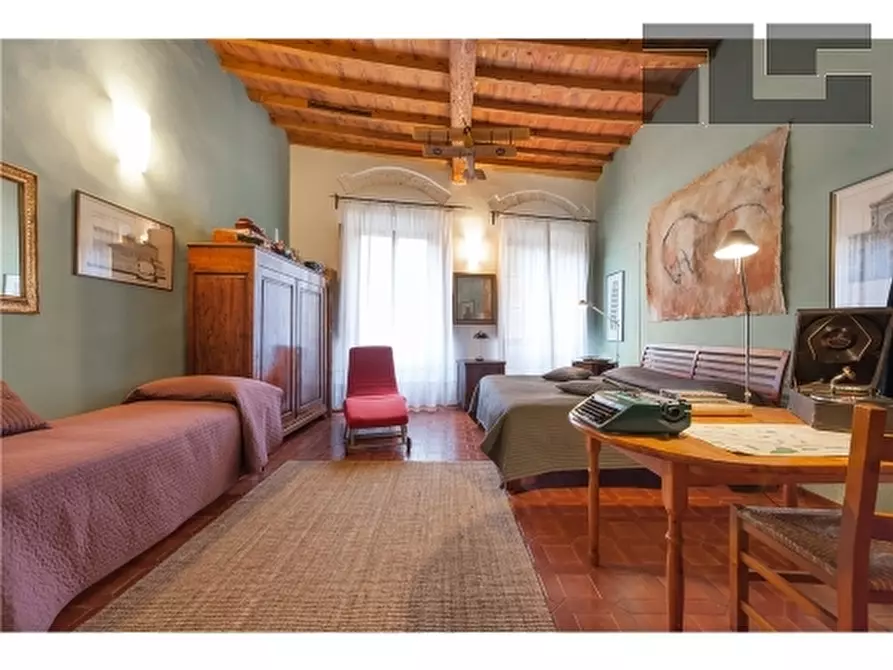 Immagine 13 di Appartamento in vendita  a Firenze