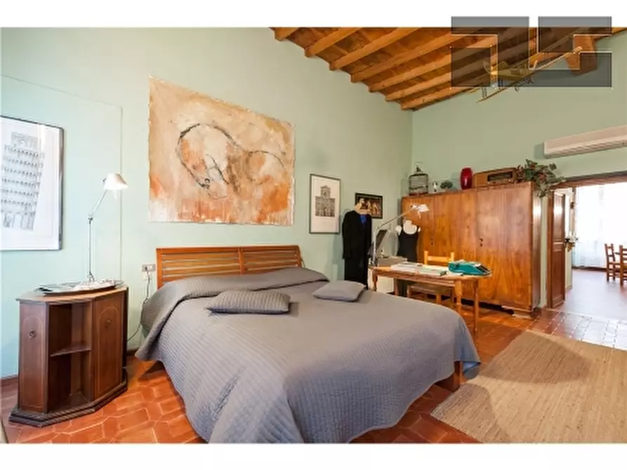 Immagine 18 di Appartamento in vendita  a Firenze