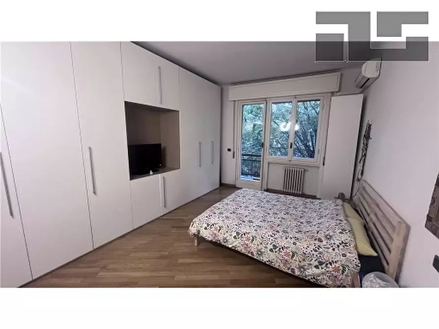 Immagine 13 di Appartamento in vendita  a Firenze