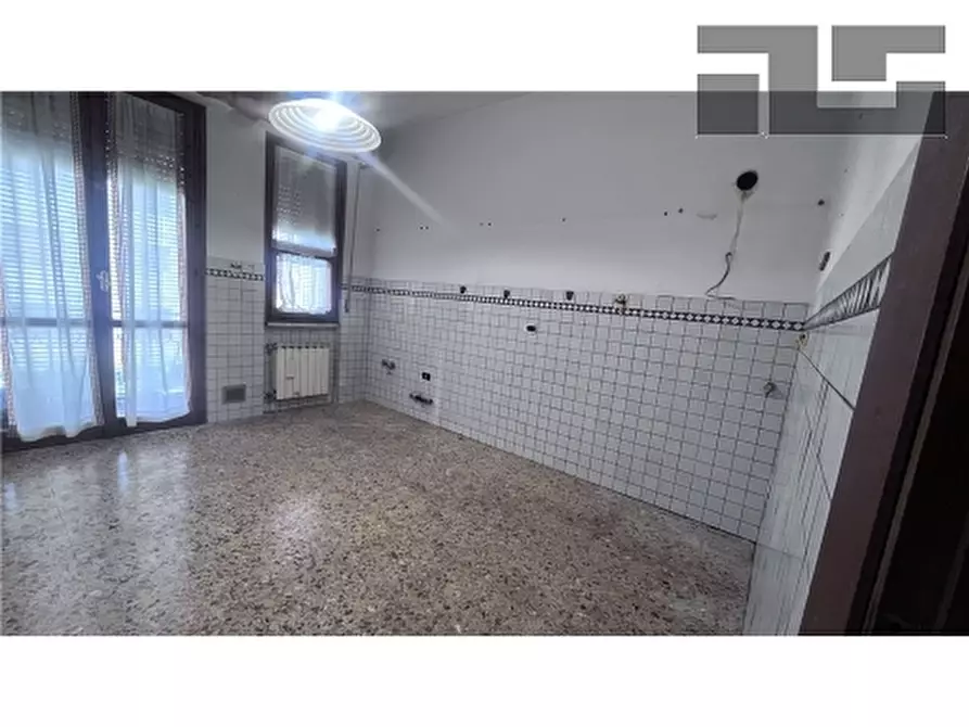 Immagine 7 di Appartamento in vendita  a Firenze