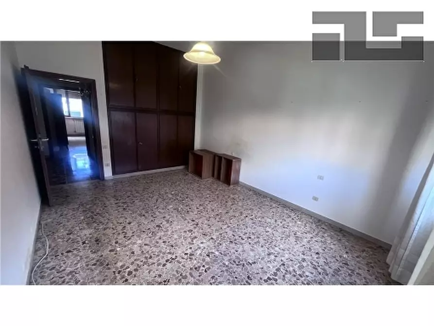 Immagine 10 di Appartamento in vendita  a Firenze