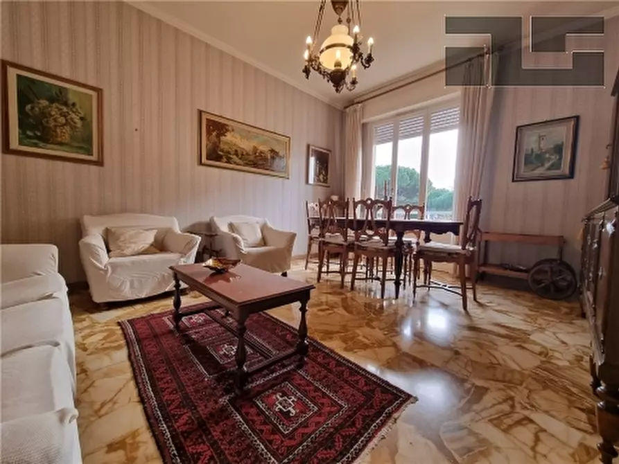 Immagine 2 di Appartamento in vendita  a Firenze