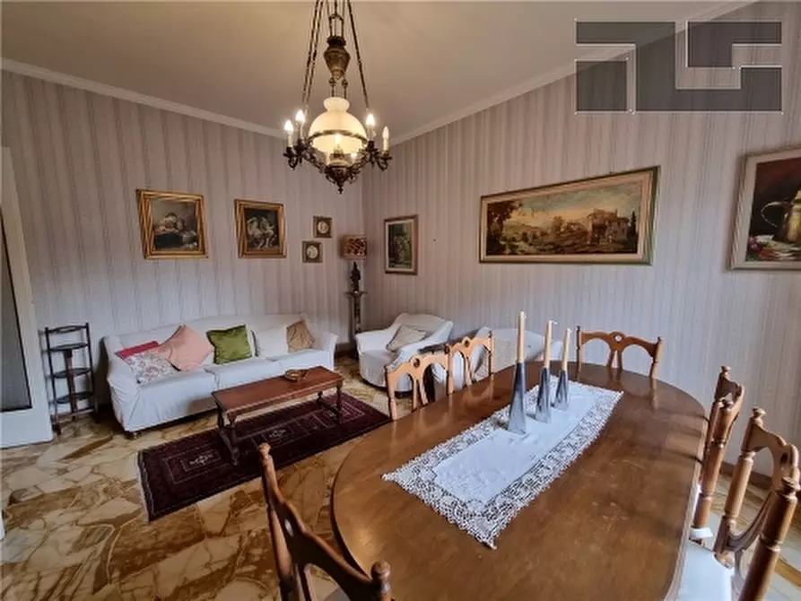 Immagine 4 di Appartamento in vendita  a Firenze