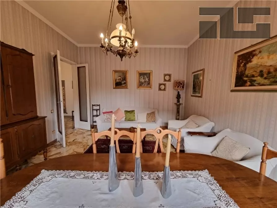 Immagine 5 di Appartamento in vendita  a Firenze