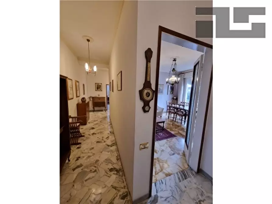 Immagine 10 di Appartamento in vendita  a Firenze