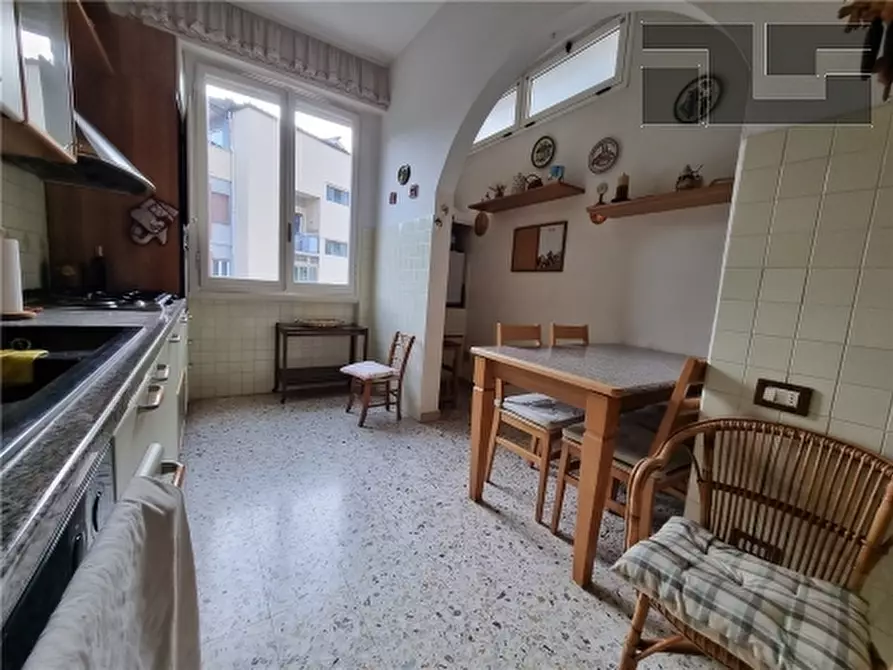 Immagine 13 di Appartamento in vendita  a Firenze