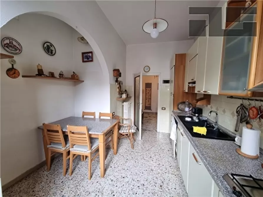 Immagine 15 di Appartamento in vendita  a Firenze