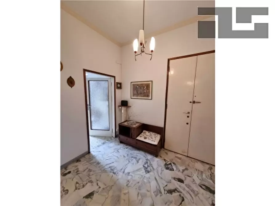 Immagine 16 di Appartamento in vendita  a Firenze