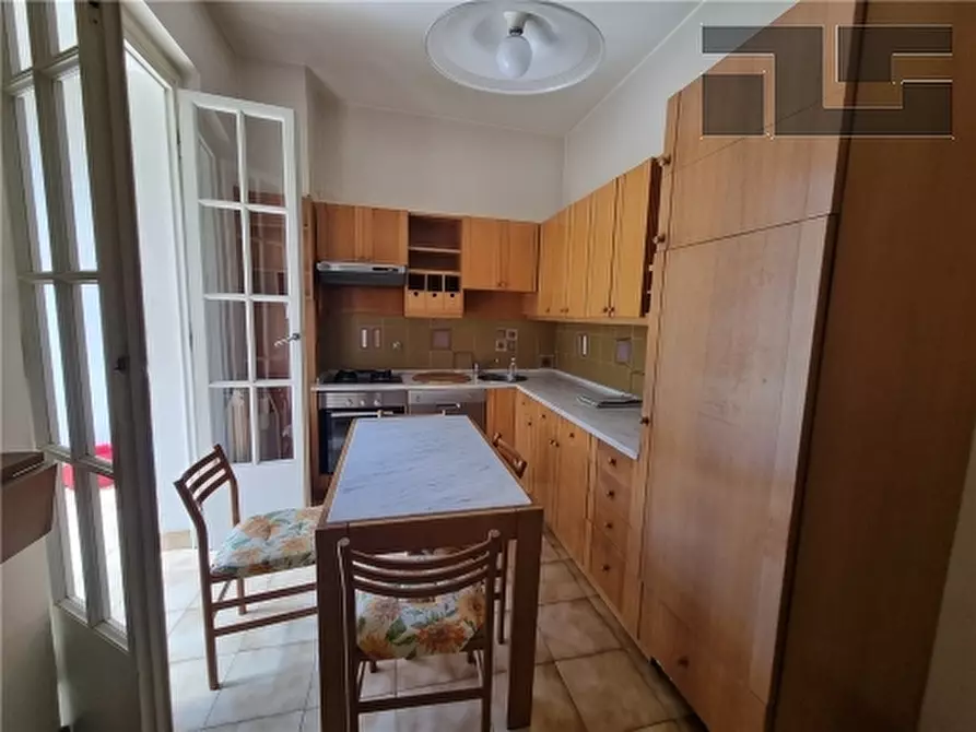 Immagine 8 di Appartamento in vendita  a Firenze