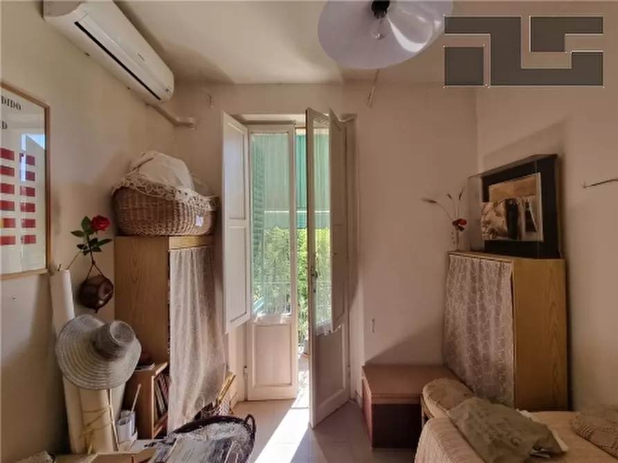 Immagine 12 di Appartamento in vendita  a Firenze