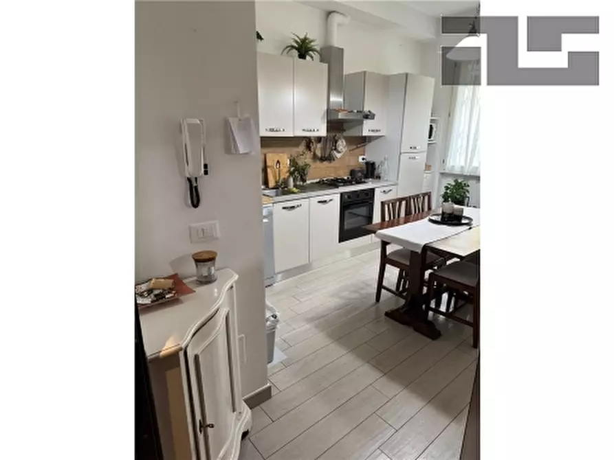 Immagine 3 di Appartamento in vendita  a Firenze