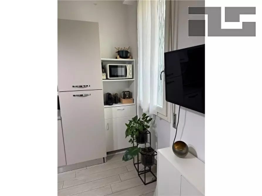 Immagine 9 di Appartamento in vendita  a Firenze