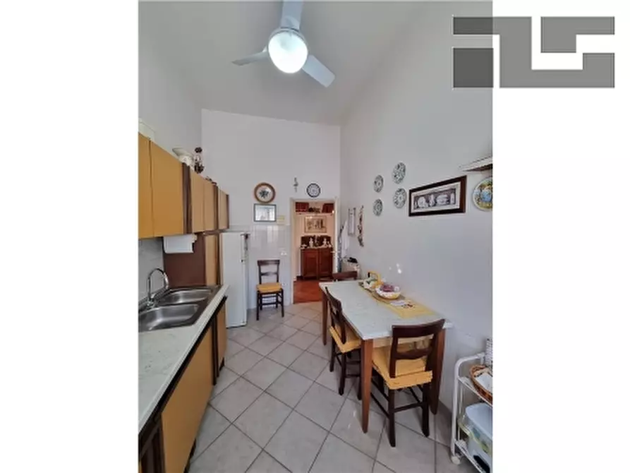 Immagine 9 di Appartamento in vendita  a Firenze