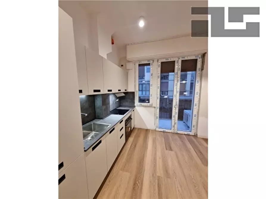 Immagine 5 di Appartamento in vendita  a Firenze