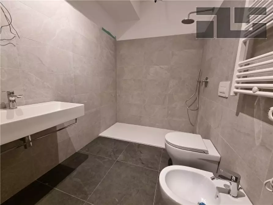 Immagine 15 di Appartamento in vendita  a Firenze