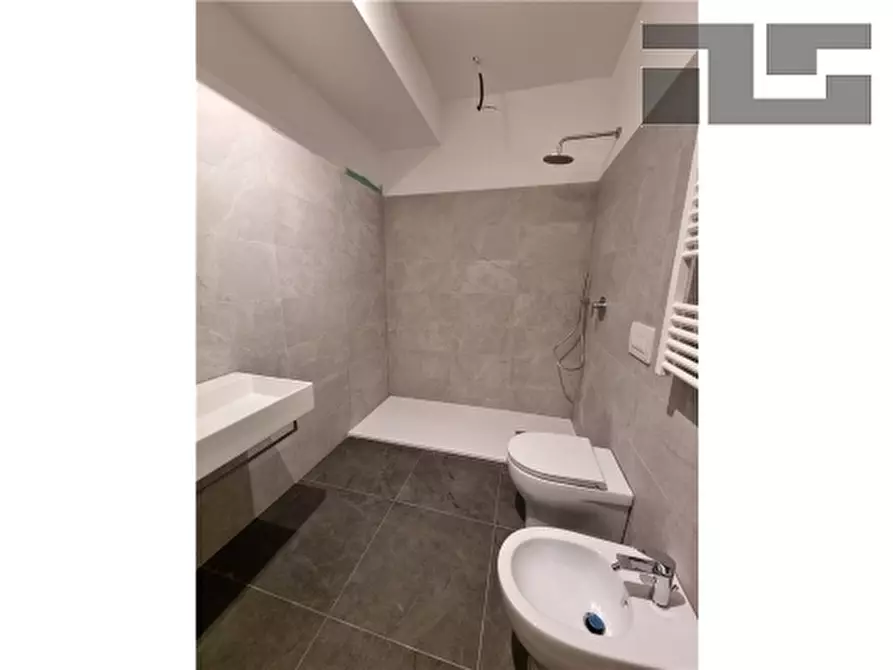 Immagine 16 di Appartamento in vendita  a Firenze