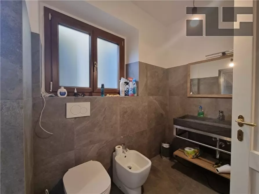 Immagine 16 di Appartamento in vendita  a Firenze