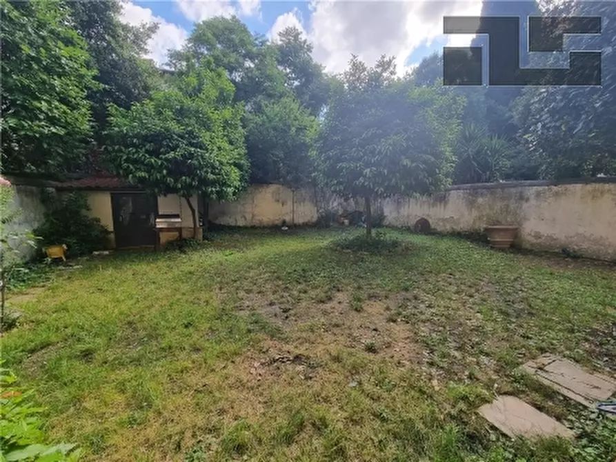 Immagine 18 di Appartamento in vendita  a Firenze