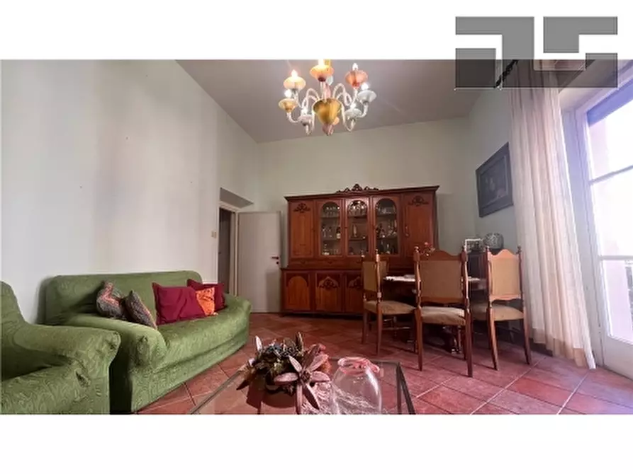 Immagine 2 di Appartamento in vendita  a Firenze