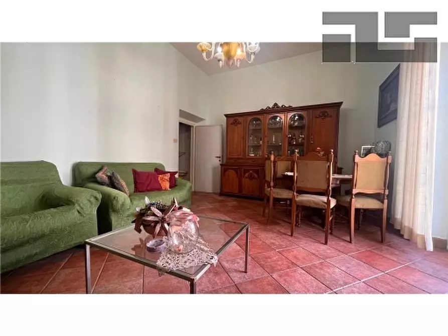 Immagine 3 di Appartamento in vendita  a Firenze