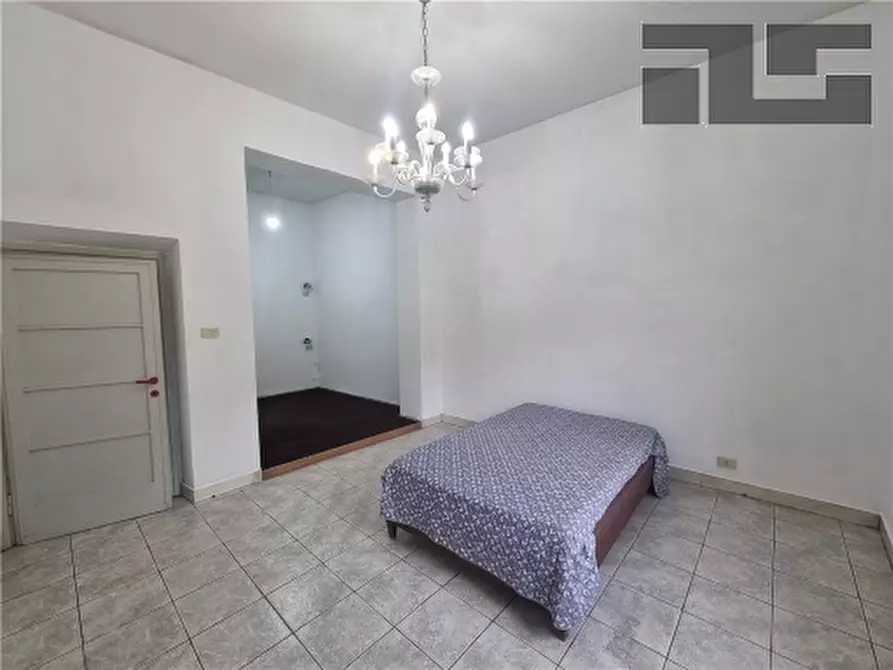 Immagine 13 di Appartamento in vendita  a Firenze