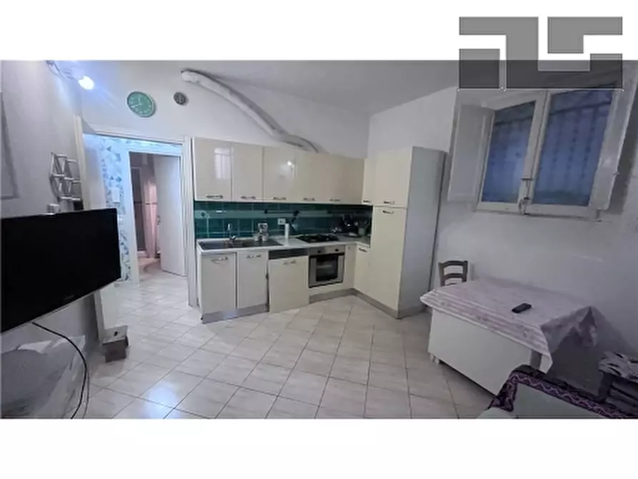 Immagine 4 di Appartamento in vendita  a Firenze