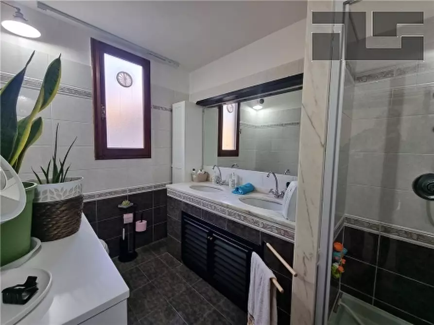 Immagine 25 di Appartamento in vendita  a Fiesole