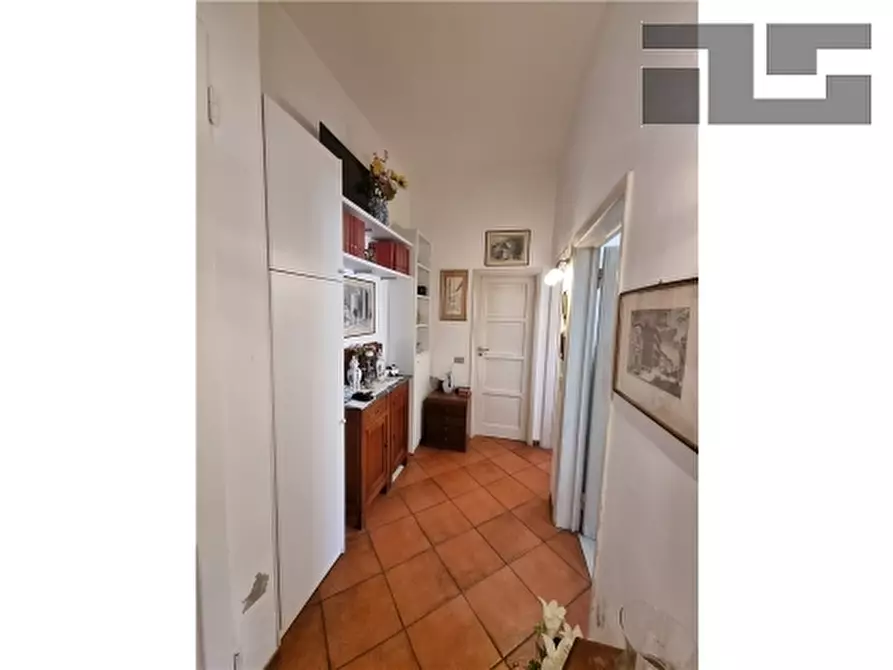 Immagine 12 di Appartamento in vendita  a Firenze