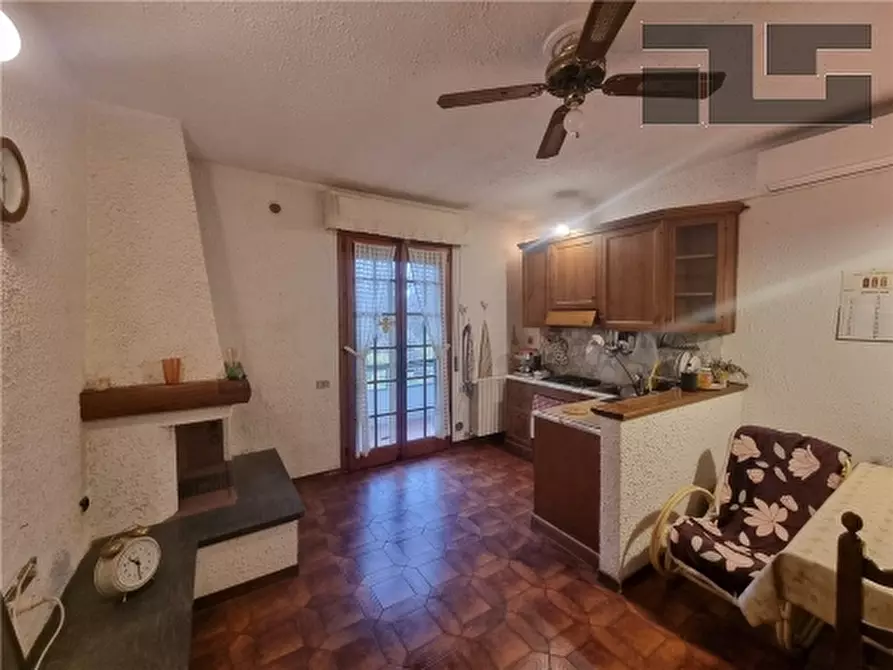 Immagine 2 di Appartamento in vendita  a Impruneta