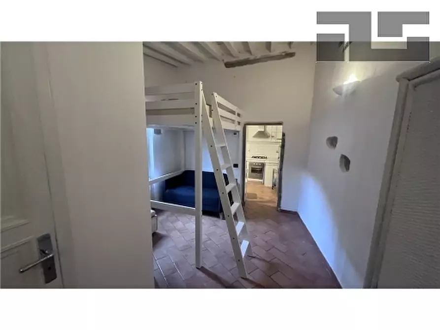 Immagine 8 di Appartamento in vendita  a Fiesole