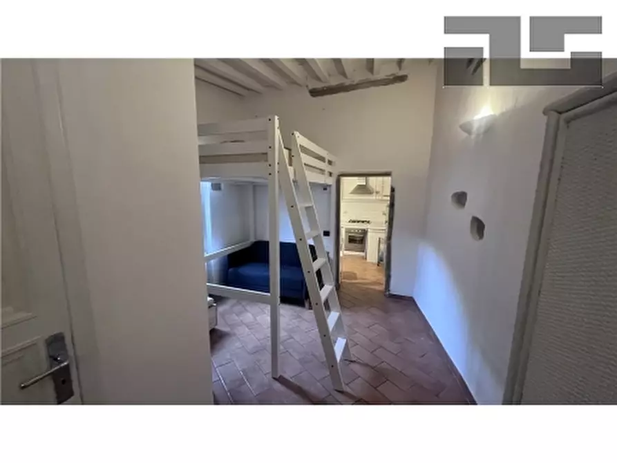 Immagine 9 di Appartamento in vendita  a Fiesole