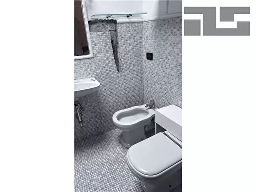 Immagine 13 di Appartamento in vendita  a Fiesole