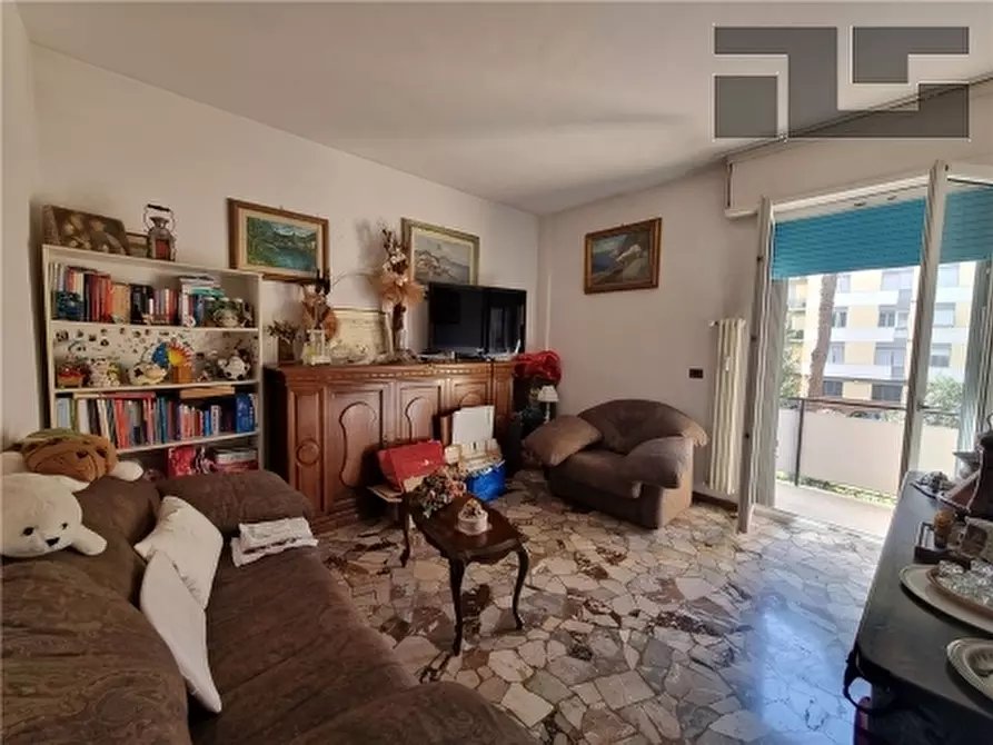 Immagine 11 di Appartamento in vendita  a Firenze