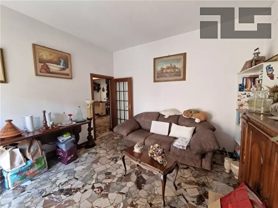 Immagine 14 di Appartamento in vendita  a Firenze