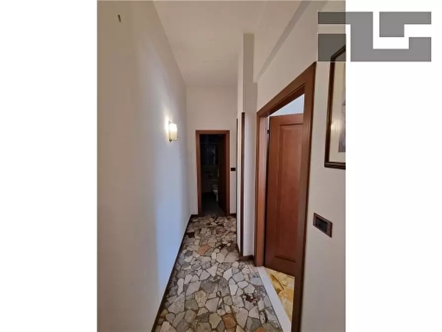 Immagine 16 di Appartamento in vendita  a Firenze