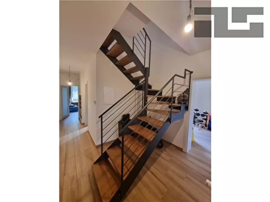 Immagine 10 di Appartamento in vendita  a Firenze