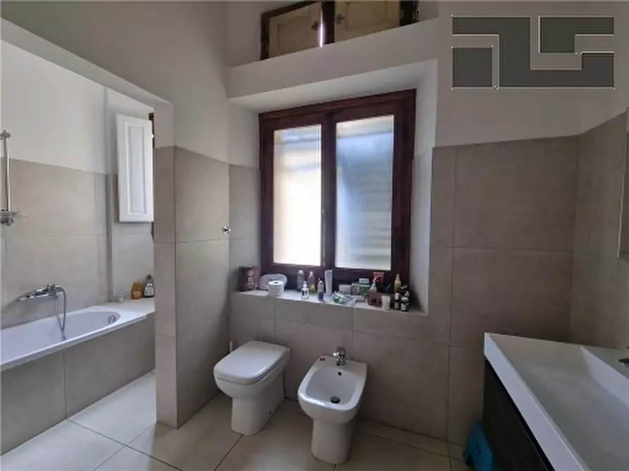 Immagine 17 di Appartamento in vendita  a Firenze