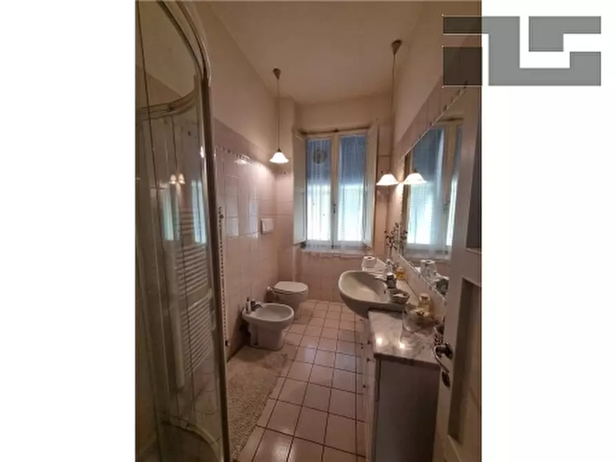 Immagine 16 di Appartamento in vendita  a Firenze