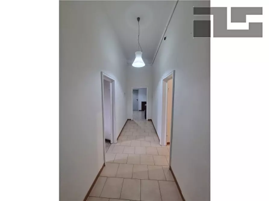 Immagine 19 di Appartamento in vendita  a Firenze