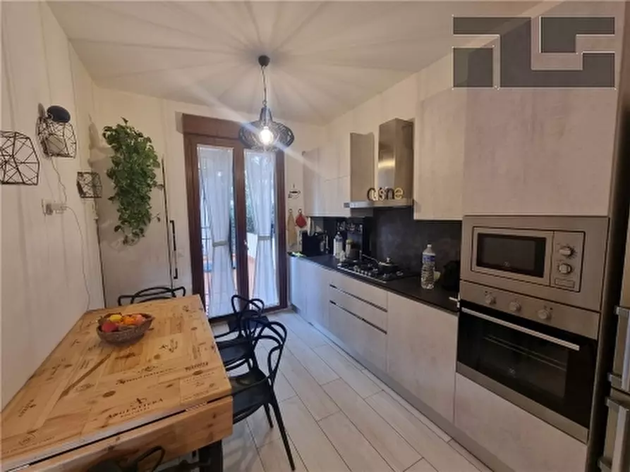 Immagine 3 di Appartamento in vendita  a Firenze