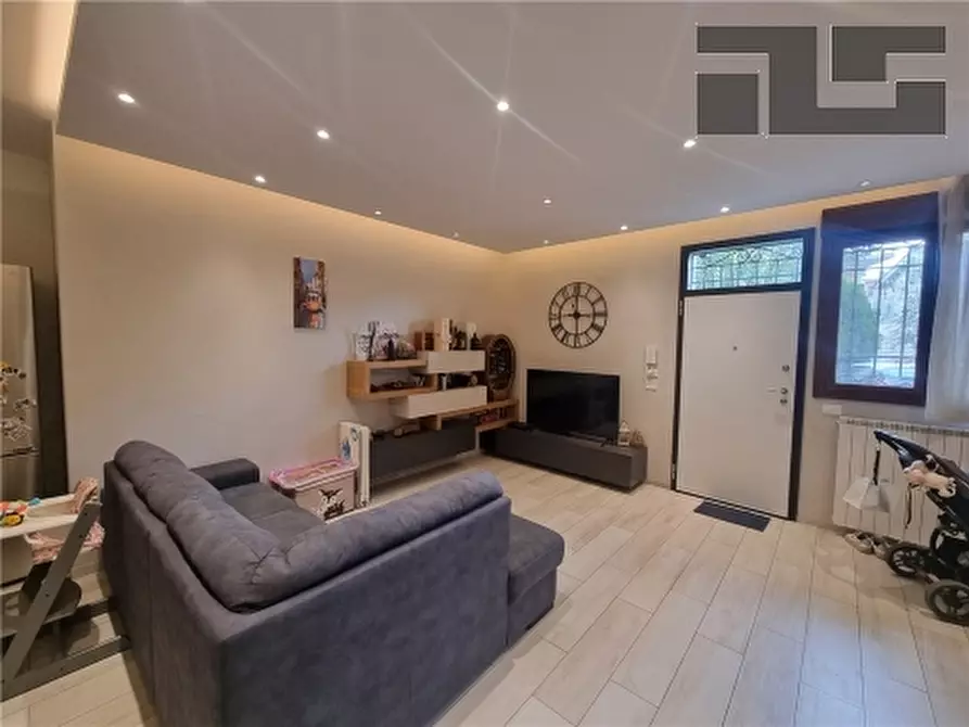 Immagine 9 di Appartamento in vendita  a Firenze