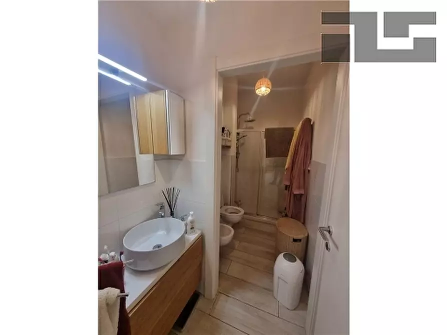 Immagine 14 di Appartamento in vendita  a Firenze